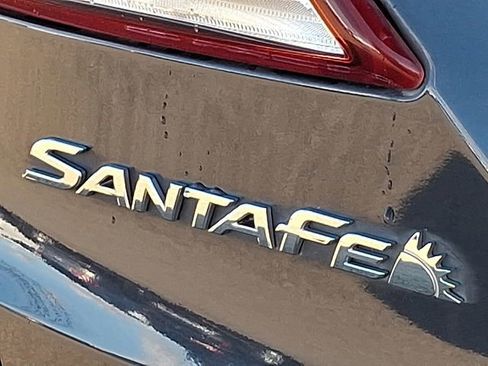 Used 2018 Hyundai Santa Fe SE image 31