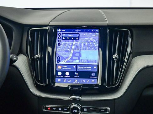 Certified 2025 Volvo XC60 B5 Plus AWD/4WD image 14