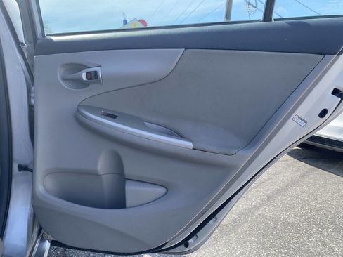 Used 2012 Toyota Corolla LE image 18