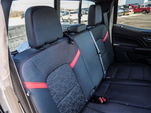 Used 2024 Chevrolet Colorado Z71 w/ Z71 Convenience Package 2 image 18