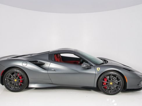 Certified 2023 Ferrari F8 Tributo RWD image 24