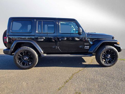 Used 2020 Jeep Wrangler Unlimited Sahara image 3