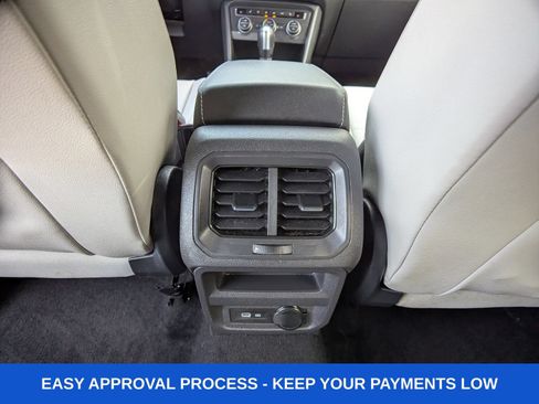 Used 2021 Volkswagen Tiguan SEL AWD/4WD image 16