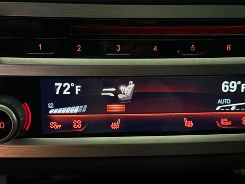 Used 2019 BMW 740i w/ M Sport Package image 20