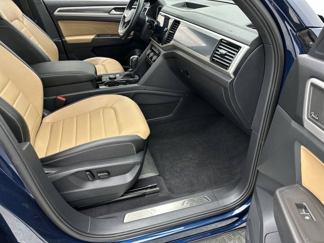 Certified 2023 Volkswagen Atlas Cross Sport SEL Premium R-Line AWD/4WD image 26