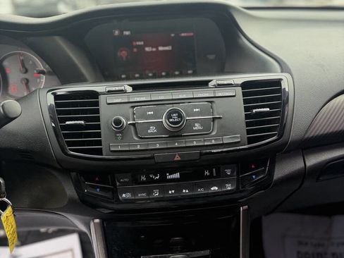 Used 2016 Honda Accord Sport image 12