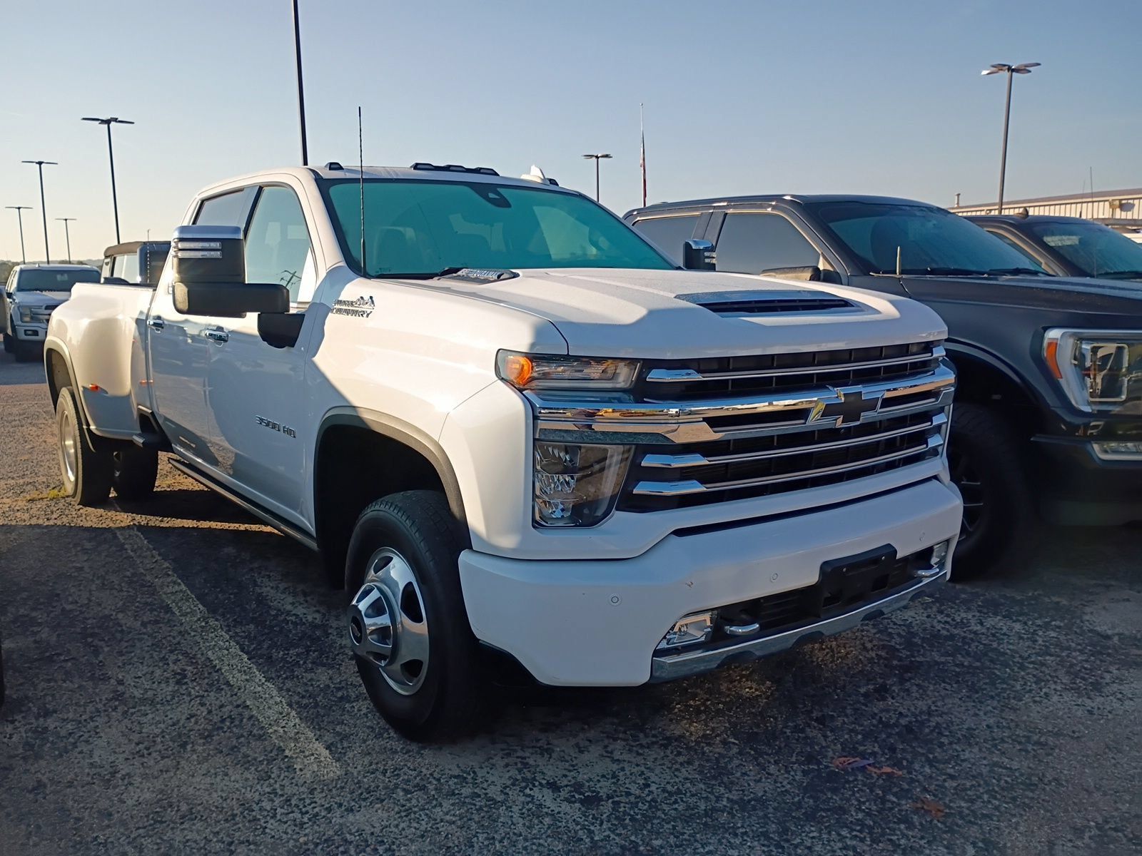 Used 2021 Chevrolet Silverado 3500 High Country AWD/4WD image 3