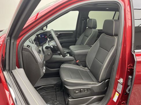 Certified 2025 Chevrolet Suburban Premier w/ Sun And Tow Package image 11