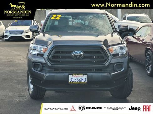 Used 2022 Toyota Tacoma SR w/ SR Convenience Package RWD image 2