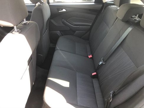 Used 2015 Ford Focus SE FWD image 10