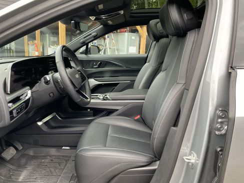Used 2024 Cadillac Lyriq Luxury w/ LPO, Floor Liner Package AWD/4WD image 14
