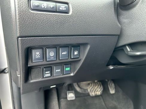 Used 2020 Nissan Rogue SV image 20