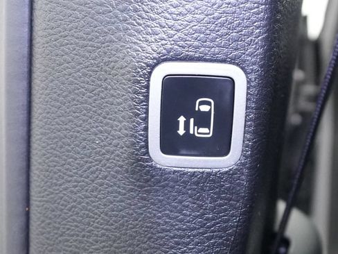 Used 2025 Chrysler Pacifica Select FWD image 22