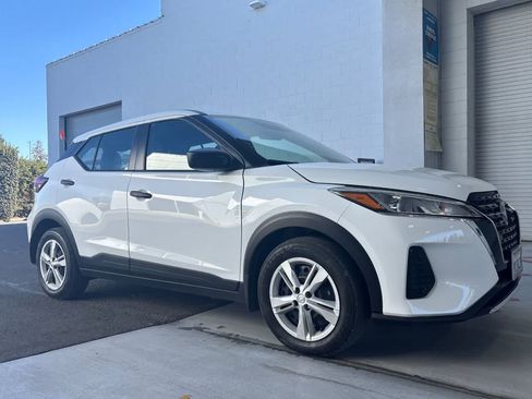 Used 2025 Nissan Kicks Play S FWD image 10