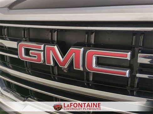 Used 2023 GMC Yukon SLT w/ SLT Premium Package image 31