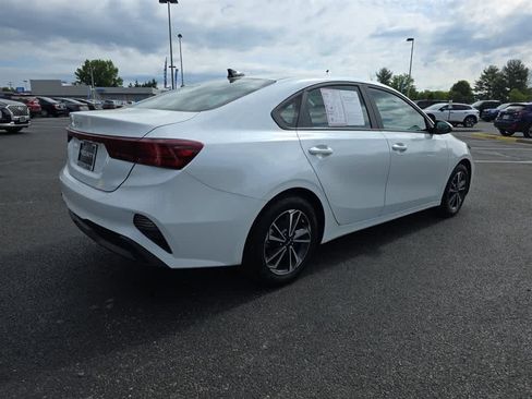 Used 2024 Kia Forte LXS w/ LXS Technology Package FWD image 18