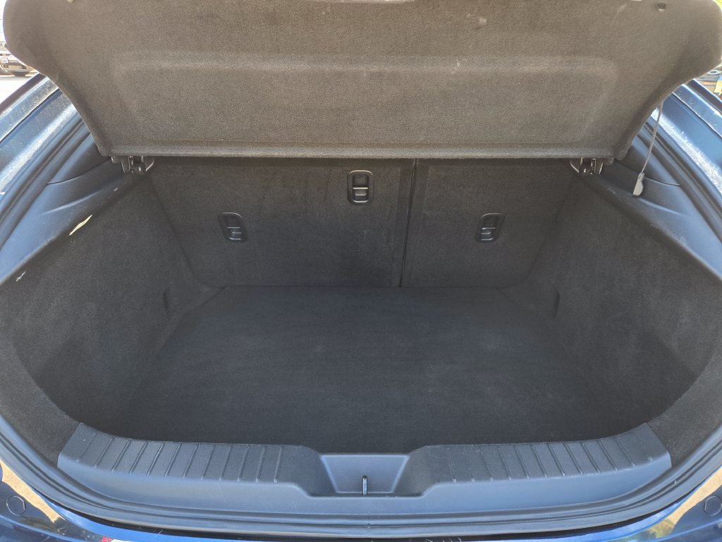Used 2023 MAZDA MAZDA3 s FWD image 11