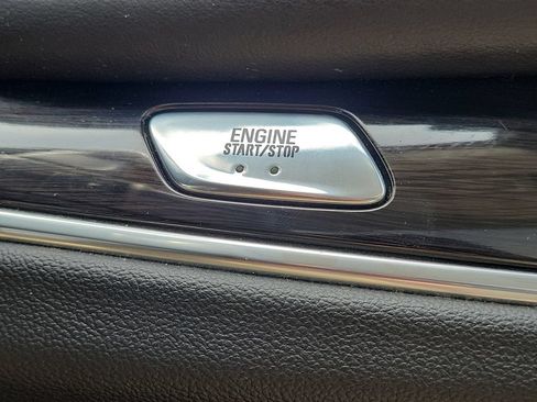 Used 2022 Buick Enclave Essence w/ Experience Buick Package FWD image 28