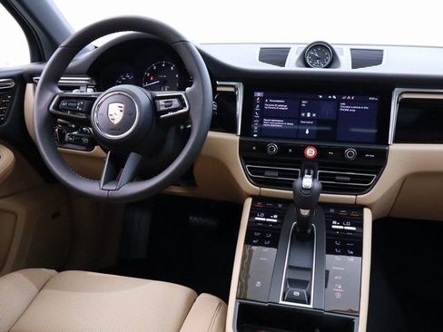 New 2024 Porsche Macan image 5