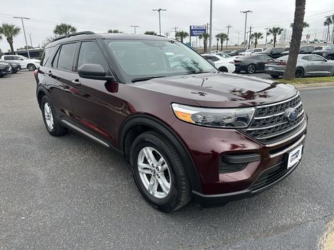 Used 2022 Ford Explorer XLT image 8