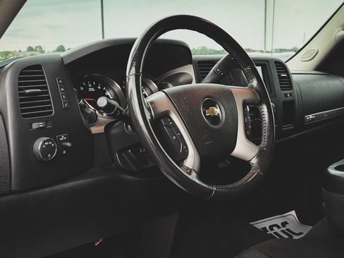 Used 2011 Chevrolet Silverado 1500 LT w/ Texas Edition RWD image 2