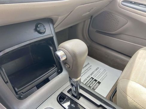 Used 2006 Toyota Camry LE image 23