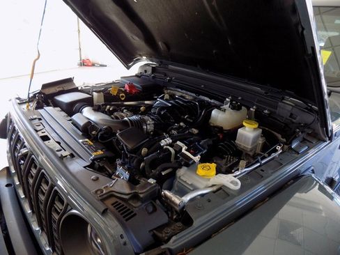 Certified 2024 Jeep Gladiator Rubicon image 33