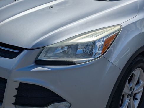 Used 2015 Ford Escape SE FWD image 12
