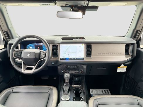 New 2025 Ford Bronco Outer Banks AWD/4WD image 31