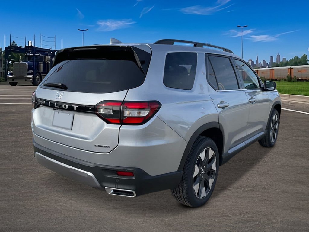 New 2026 Honda Pilot Touring image 2