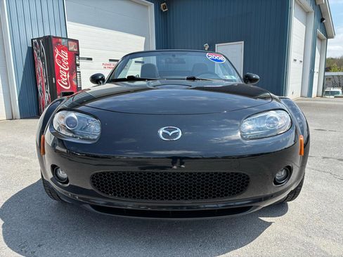 Used 2008 MAZDA MX-5 Miata Touring w/ Suspension Pkg image 16