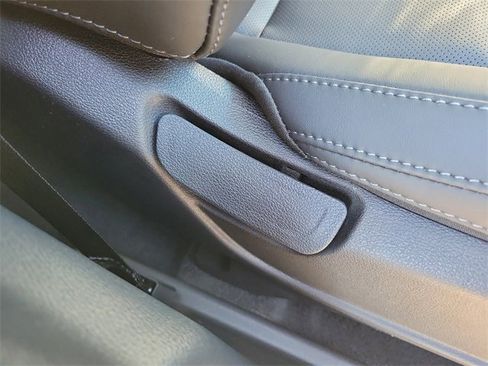 New 2025 Kia Telluride S image 9