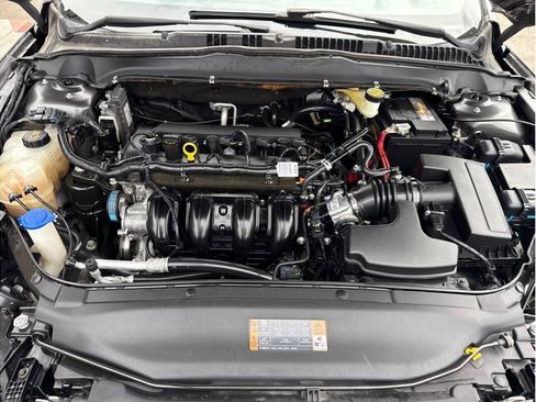 Used 2018 Ford Fusion SE w/ Fusion SE Technology Package FWD image 22
