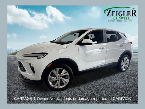 Used 2024 Buick Encore GX Preferred FWD image 1