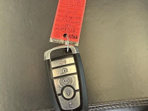 Used 2021 Ford Explorer Platinum AWD/4WD image 24