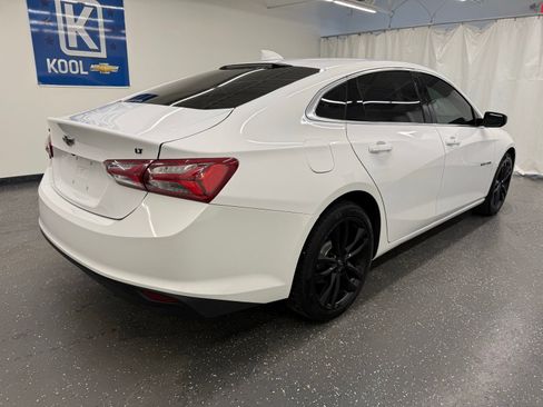 Used 2022 Chevrolet Malibu LT w/ Sport Edition FWD image 2