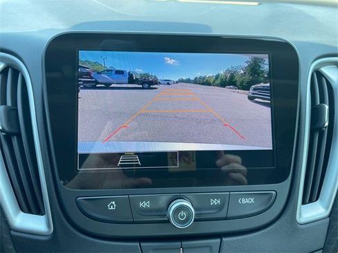 Used 2024 Chevrolet Malibu LT image 24