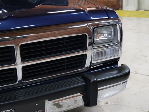 Used 1992 Dodge D/W Truck 150 image 7