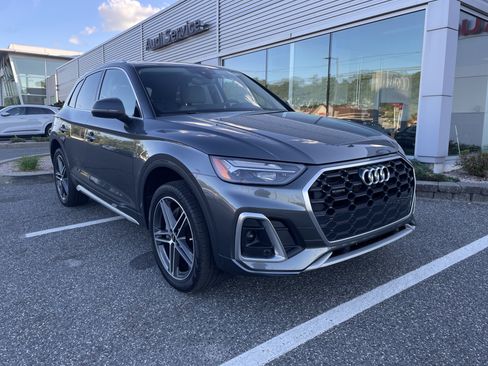 Certified 2024 Audi Q5 e Premium w/ Convenience Package AWD/4WD image 1
