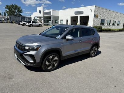 Certified 2024 Volkswagen Taos SE w/ Panoramic Sunroof Package