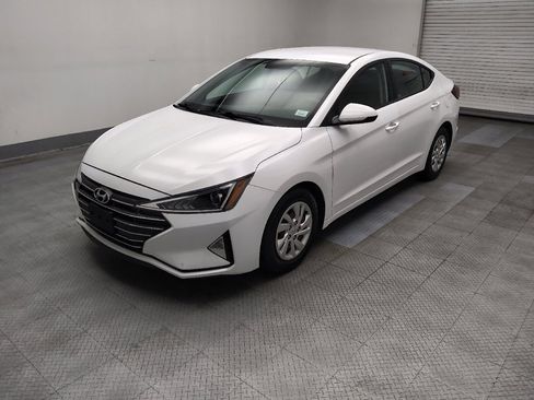 Used 2019 Hyundai Elantra SE w/ Cargo Package FWD image 2