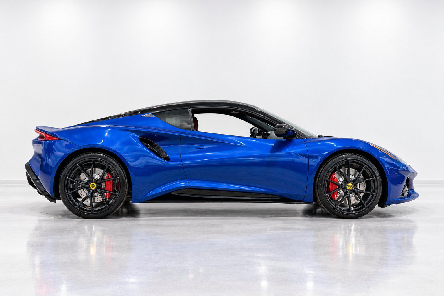 Used 2024 Lotus Emira First Edition RWD image 4