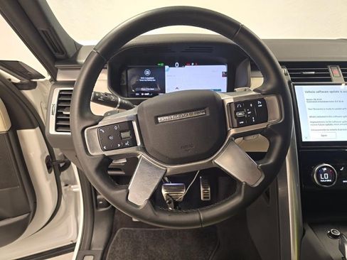 Used 2023 Land Rover Discovery S R-Dynamic AWD/4WD image 6
