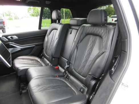 Used 2019 BMW X7 xDrive50i w/ Dynamic Handling Package AWD/4WD image 23