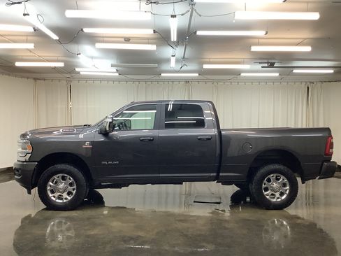 Used 2024 RAM 2500 Laramie AWD/4WD image 10