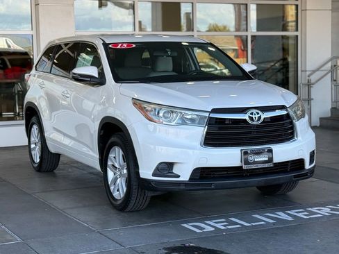 Used 2015 Toyota Highlander LE image 5