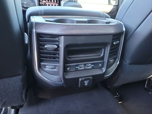Used 2025 RAM 2500 Laramie AWD/4WD image 14