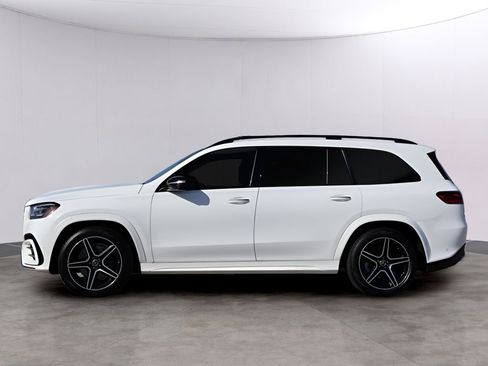 Used 2024 Mercedes-Benz GLS 450 4MATIC image 4