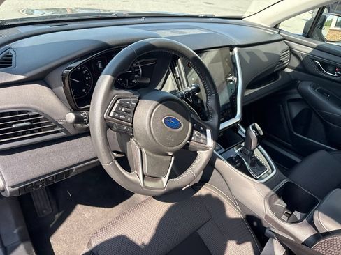 Used 2024 Subaru Outback Premium AWD/4WD image 4