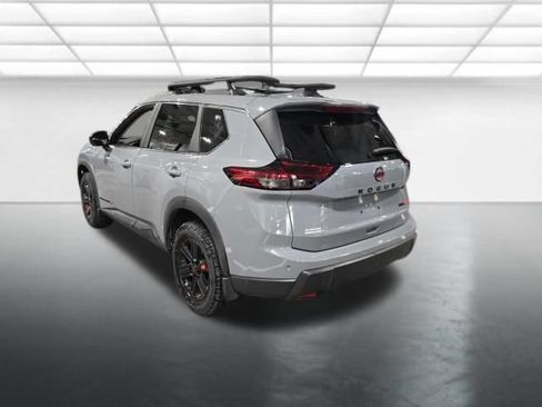 Used 2025 Nissan Rogue SV AWD/4WD image 7